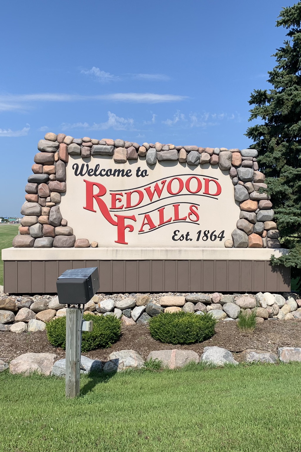 Welcome To Redwood Falls